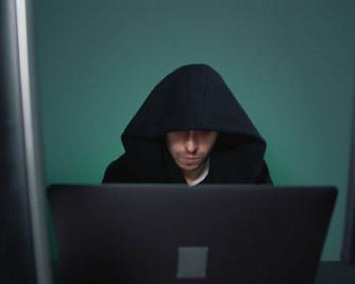 10 tips to help avoid identity theft online